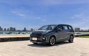ĐÁNH GIÁ HYUNDAI CUSTIN CÙNG VỚI DÒNG XE CÙNG PHÂN KHÚC MPV